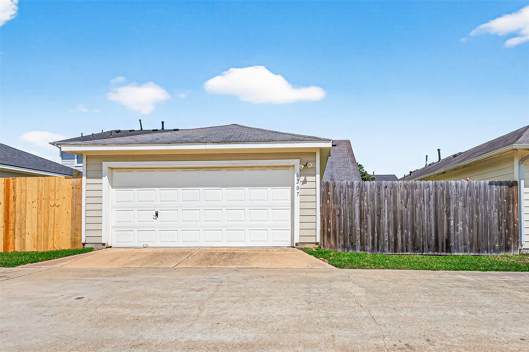 6207 Lone Prairie Way Property Photo 42