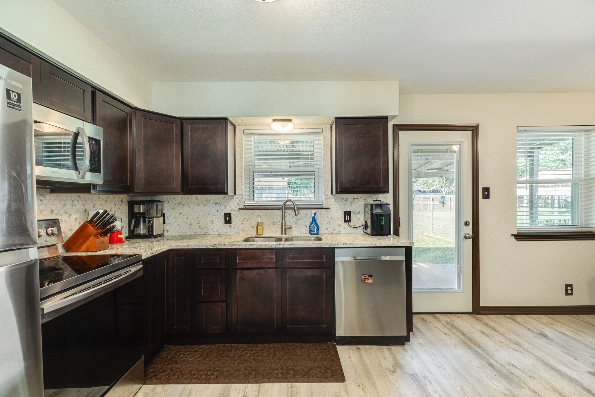 2118 Avenue D Property Photo 12