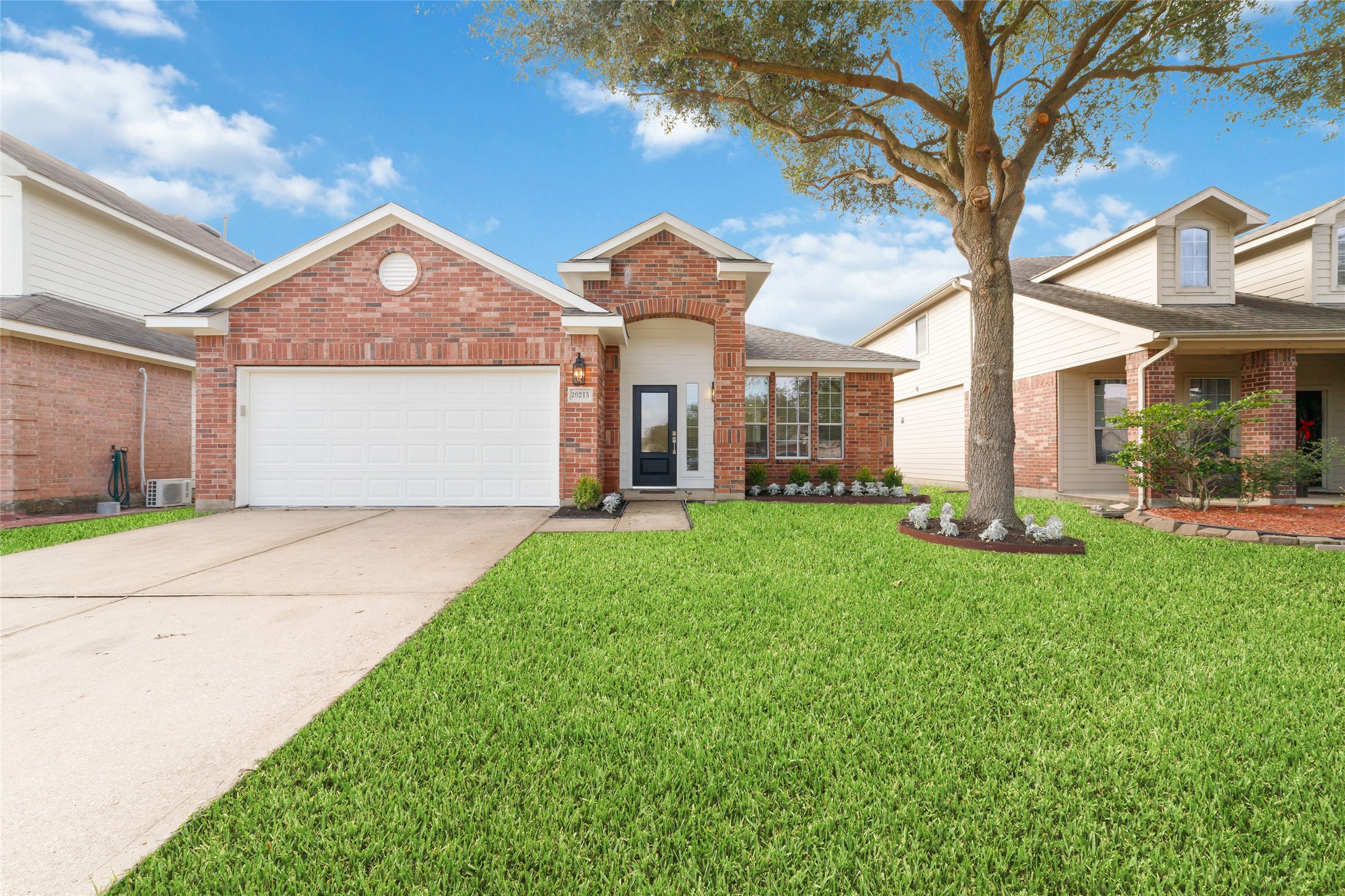20215 Enchanted Rose Lane Property Photo 1