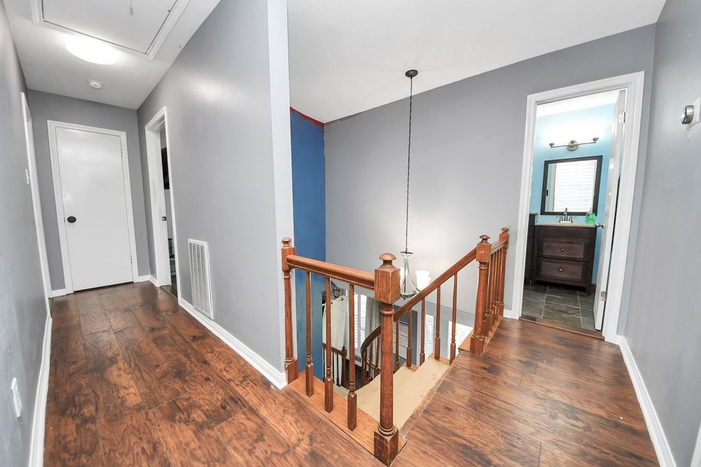 16406 Shady Elms Drive Property Photo 16