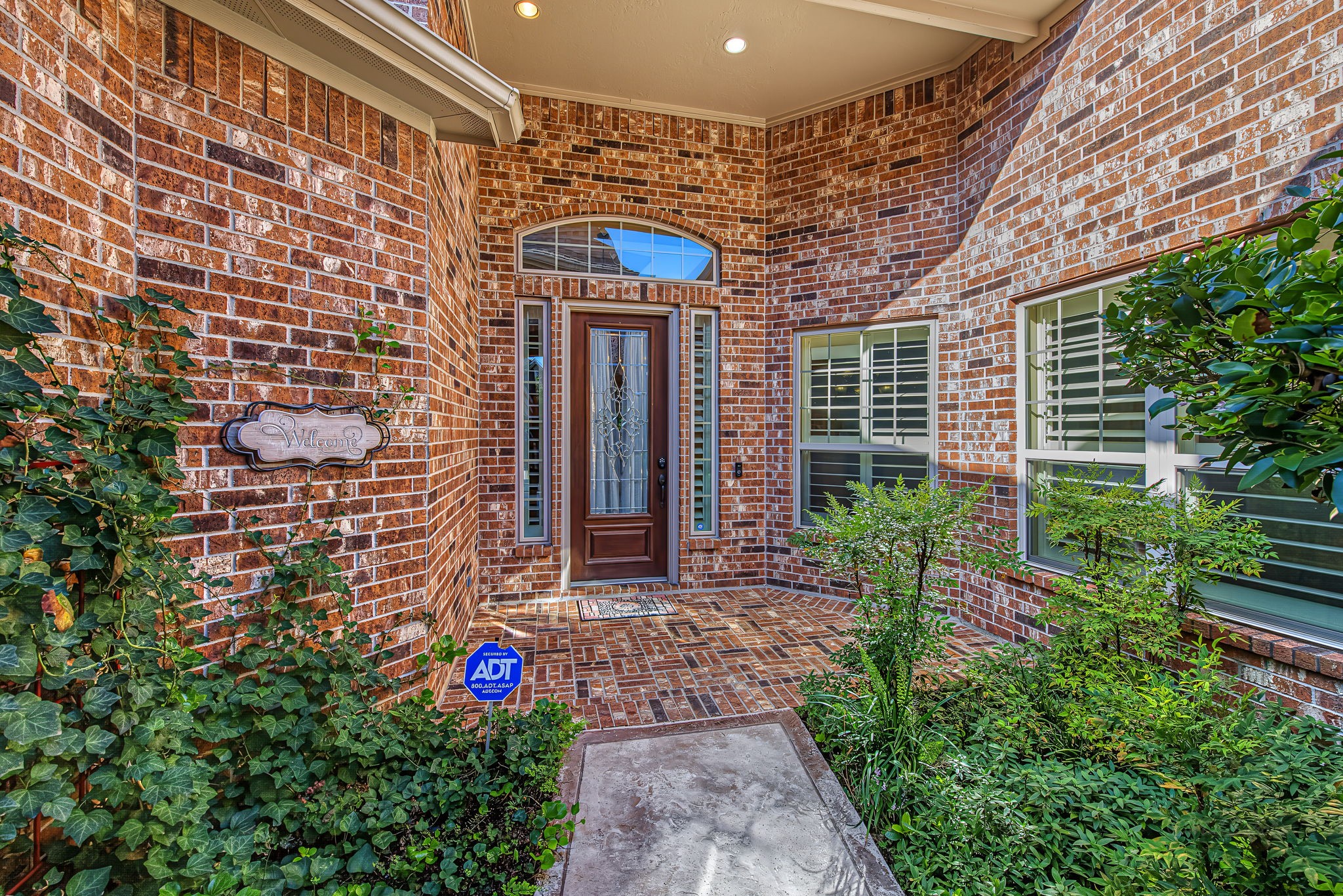 12619 Mossy Ledge Drive Property Photo 5