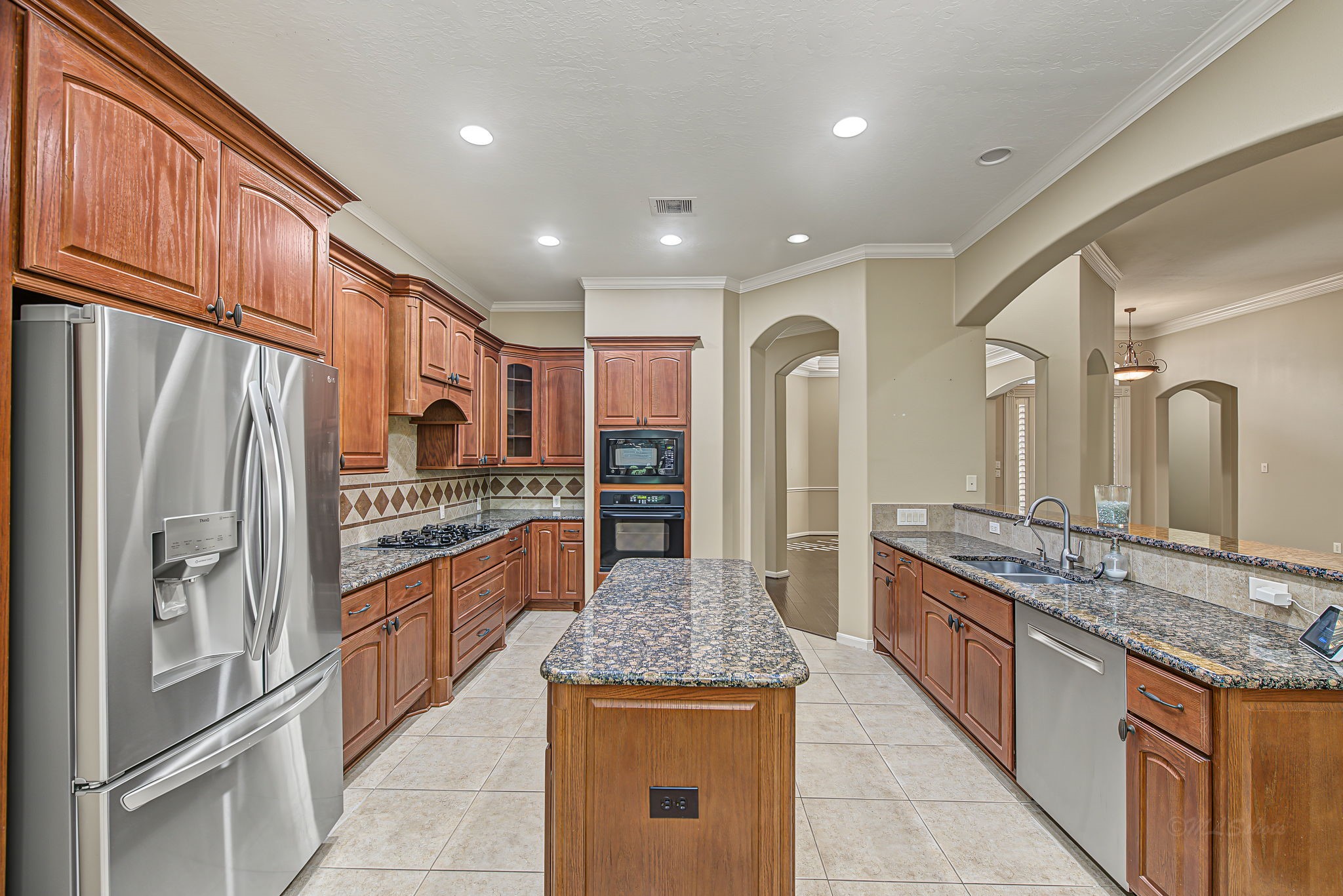 12619 Mossy Ledge Drive Property Photo 13