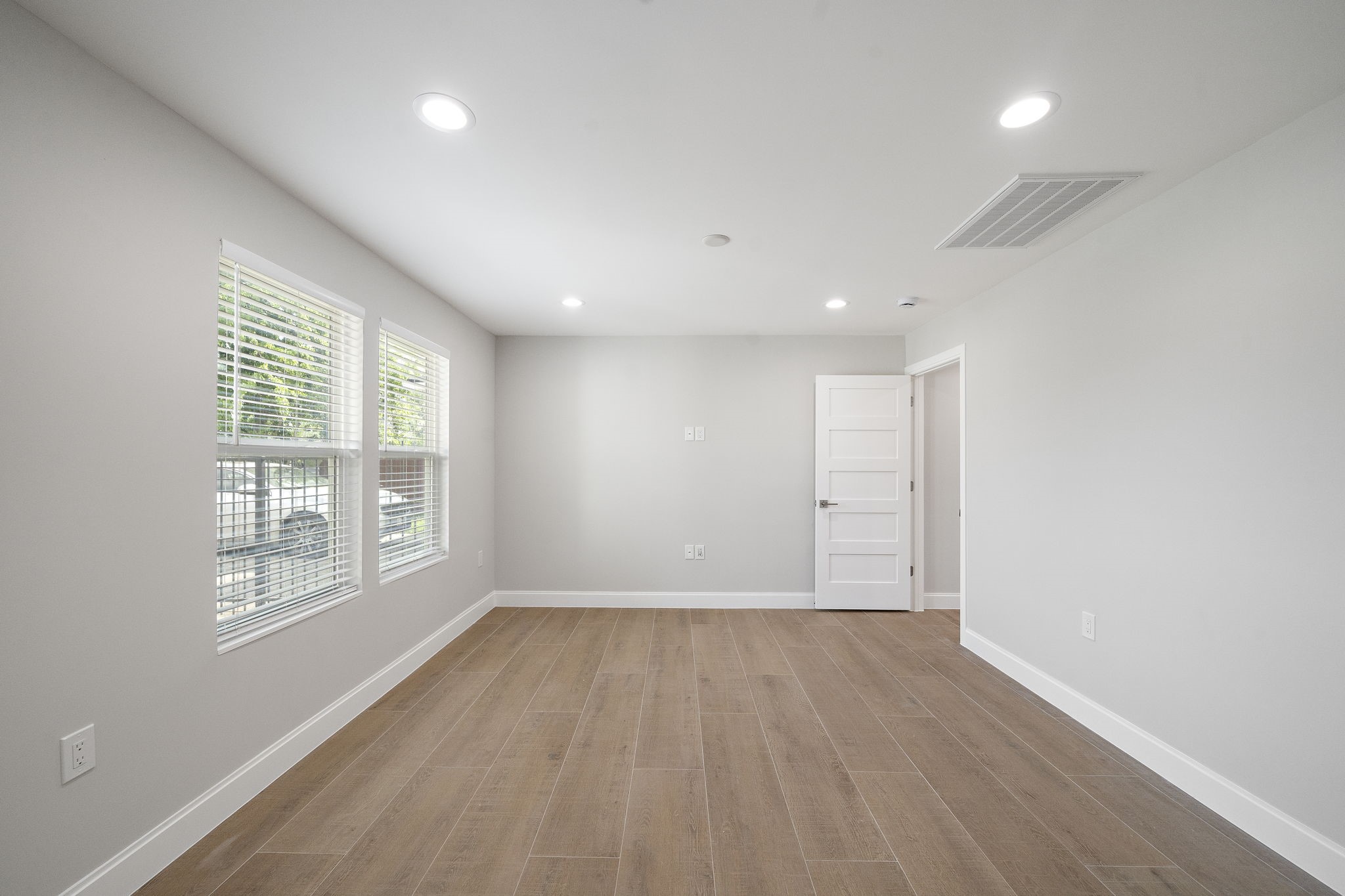 1823 Studewood Street A Property Photo 5
