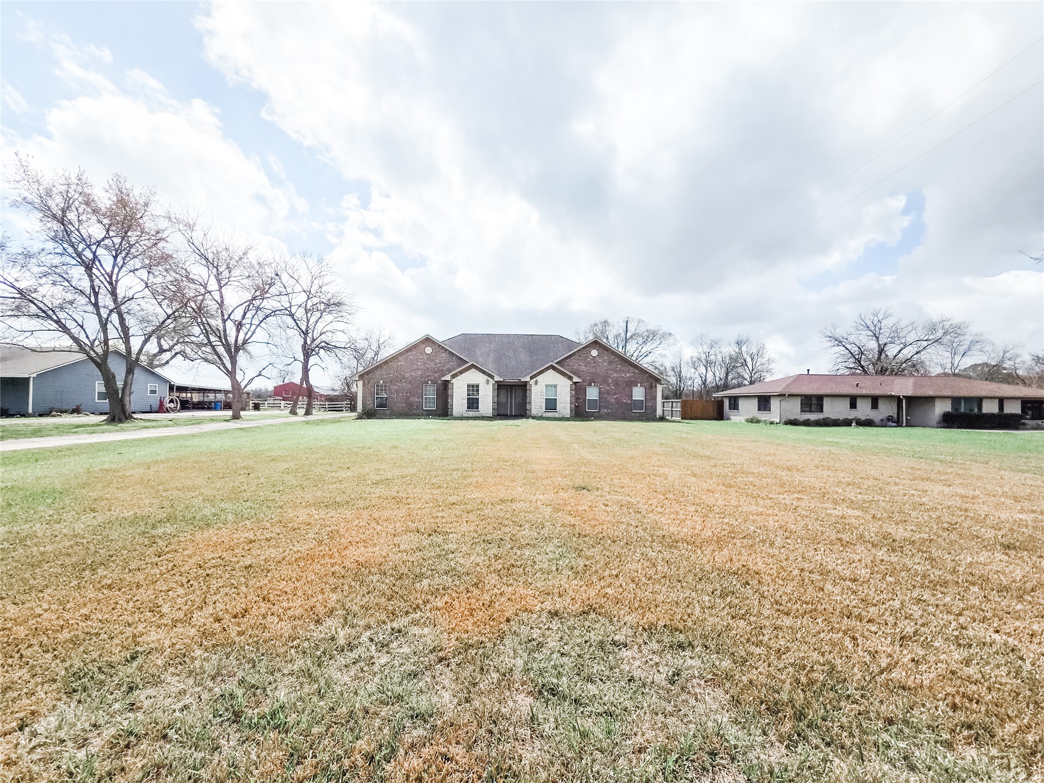928 Runneburg Road Property Photo 4