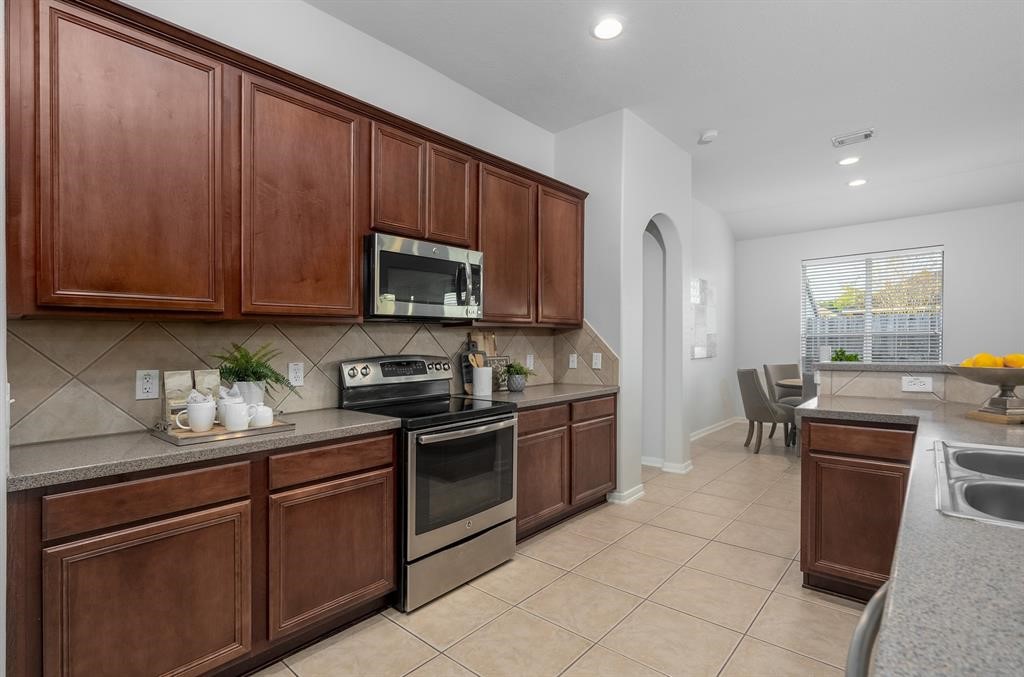 2414 Hannover Valley Court Property Photo 21