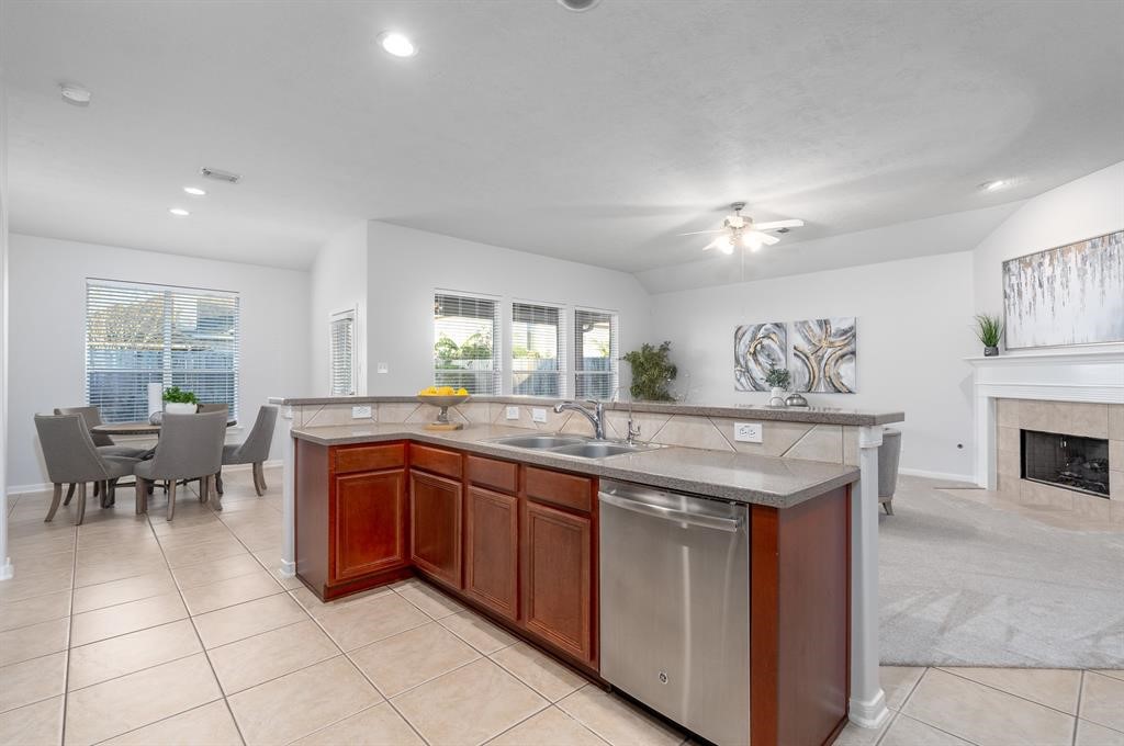 2414 Hannover Valley Court Property Photo 22