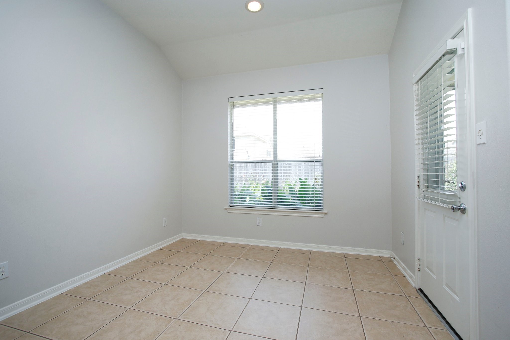 2414 Hannover Valley Court Property Photo 26