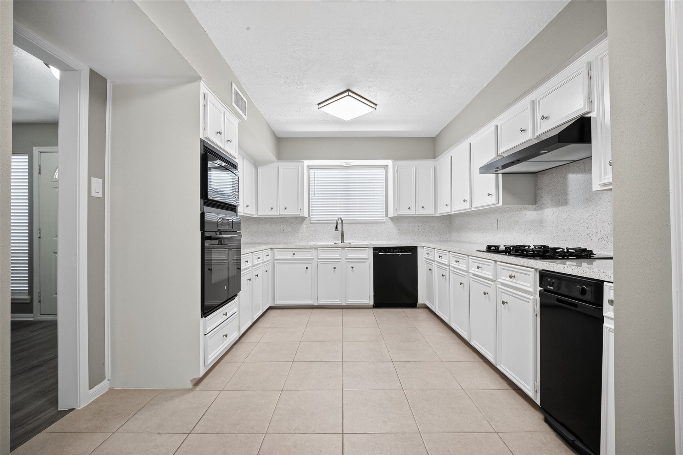 1746 Cloister Drive 6 Property Photo 3