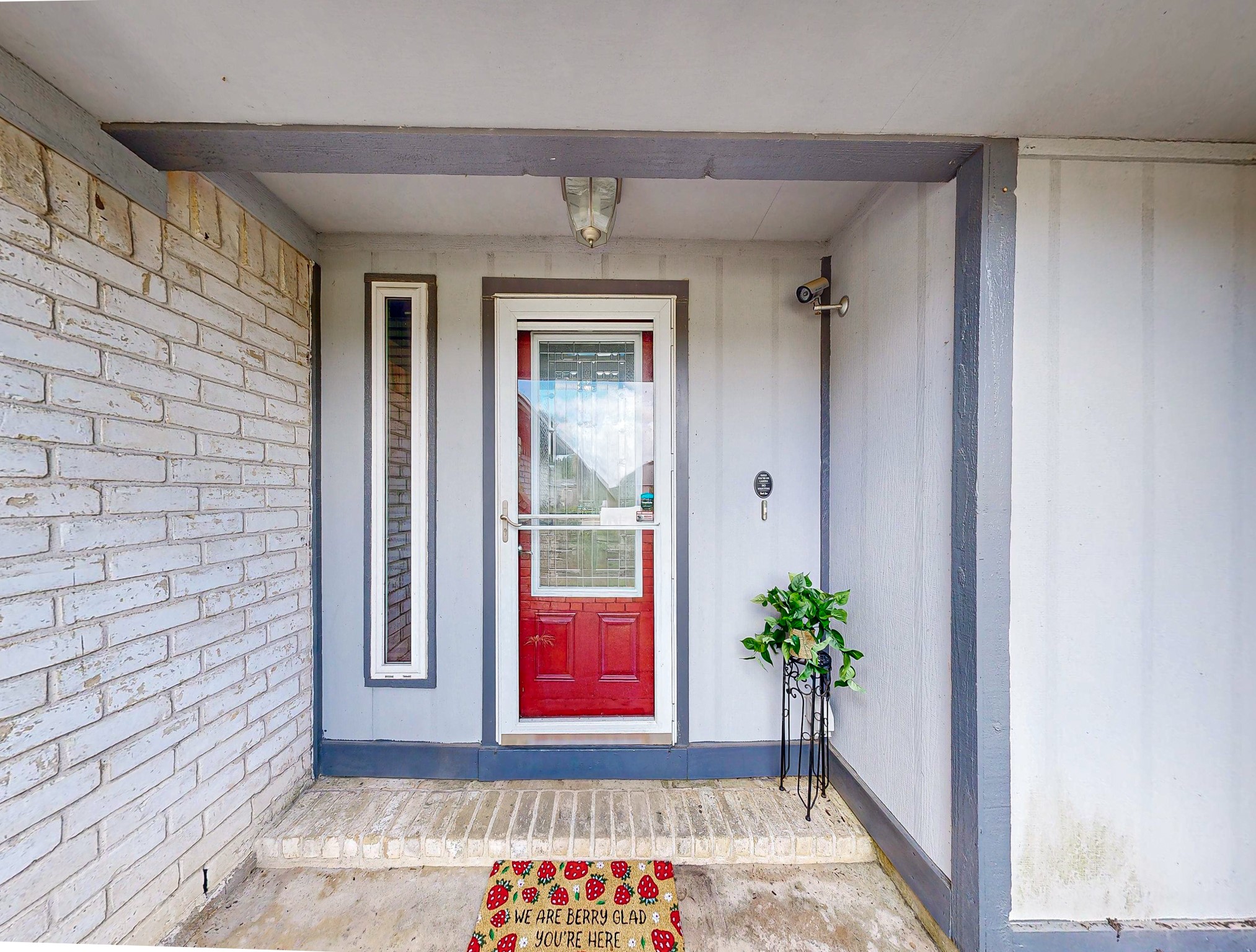 13918 Grosvenor Street Property Photo 2