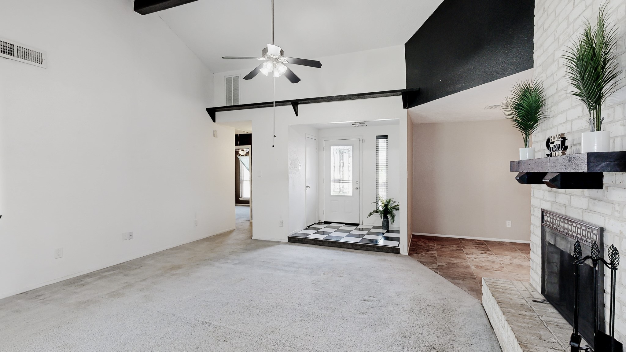 13918 Grosvenor Street Property Photo 8