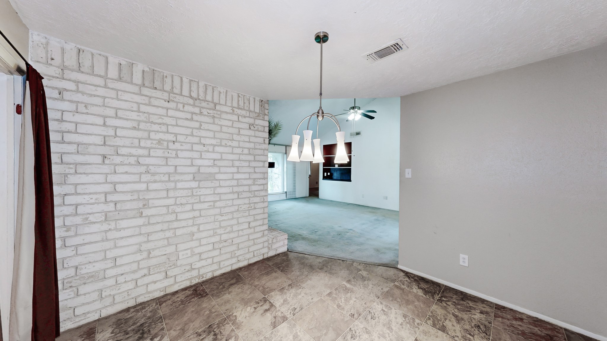 13918 Grosvenor Street Property Photo 10