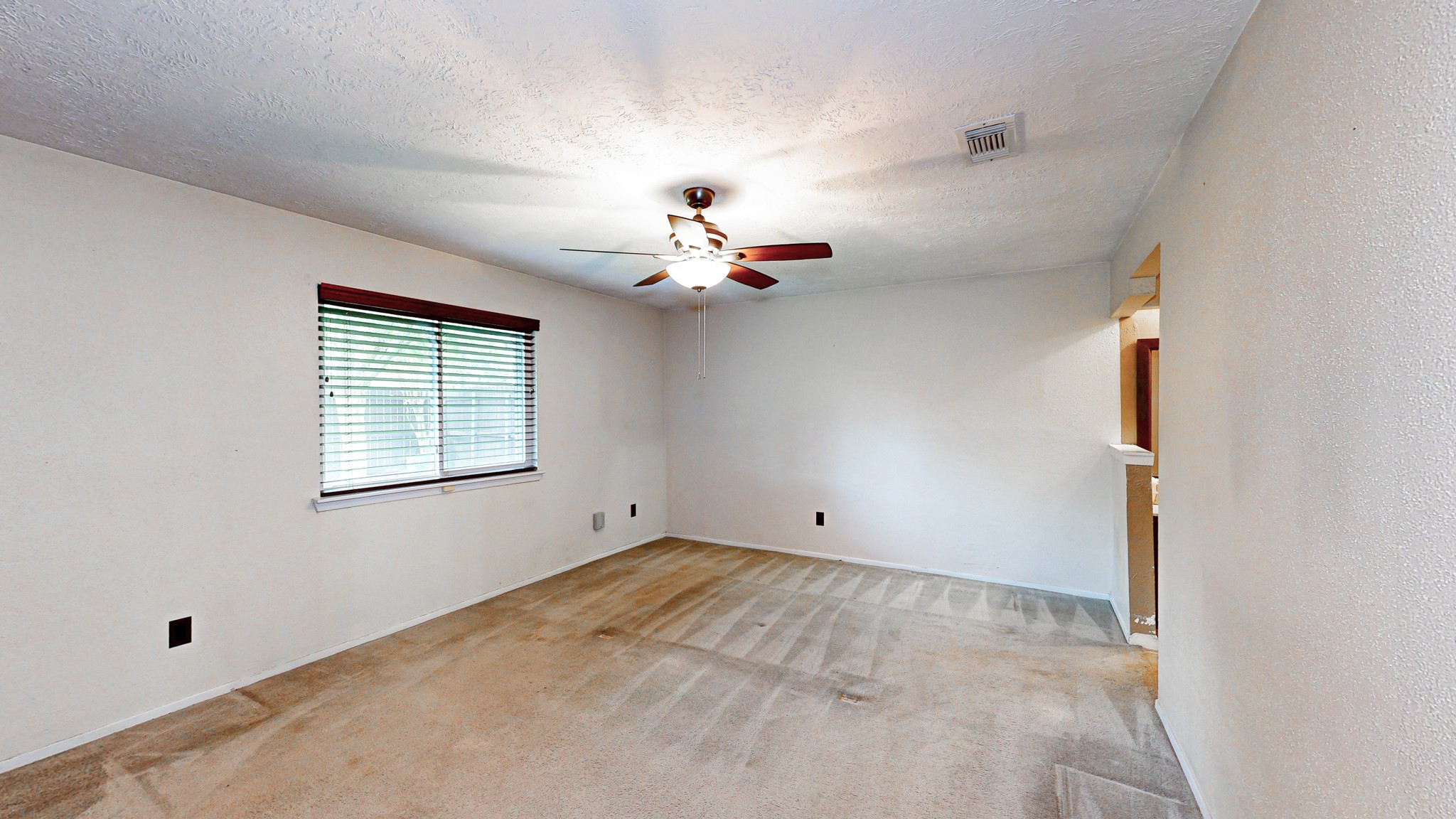 13918 Grosvenor Street Property Photo 12