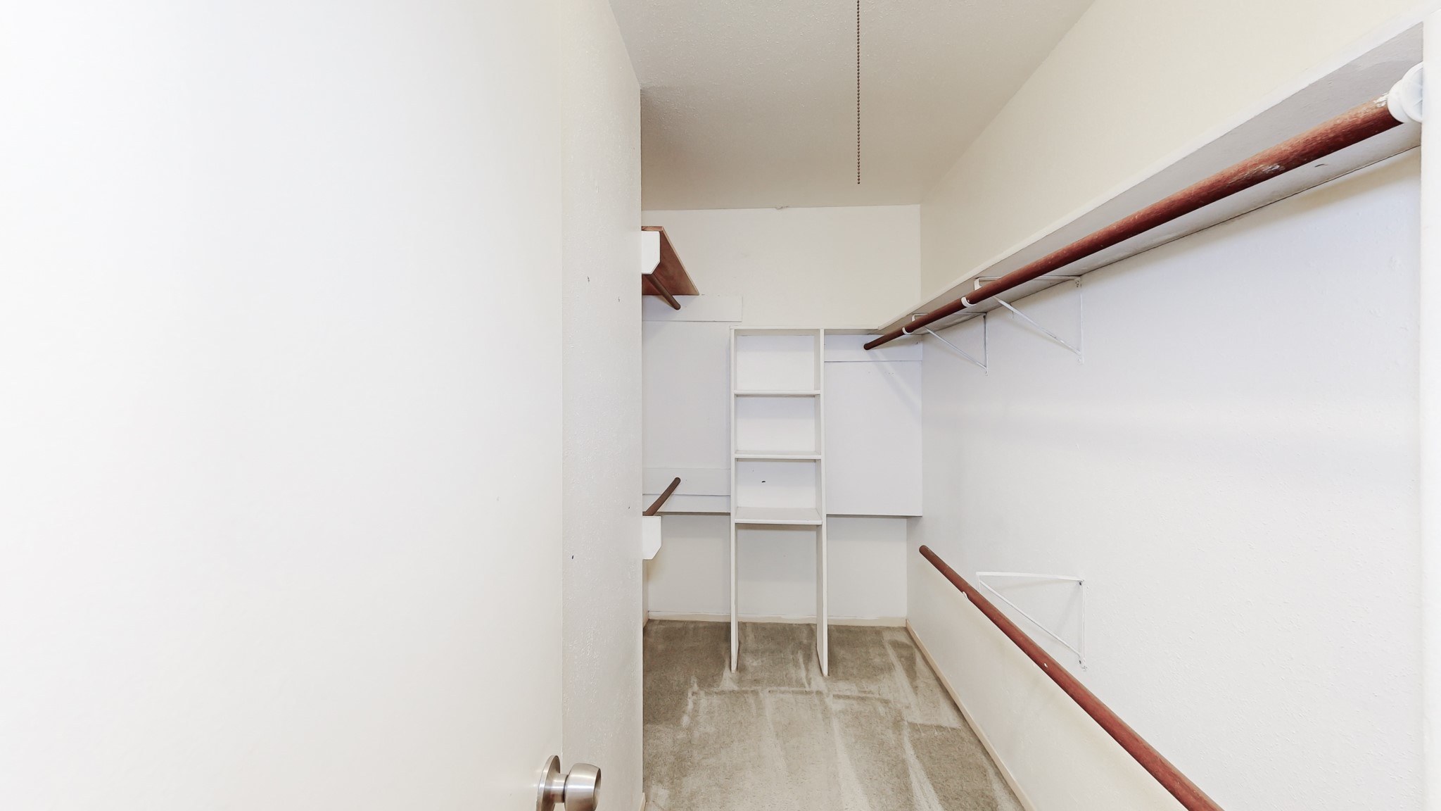 13918 Grosvenor Street Property Photo 15