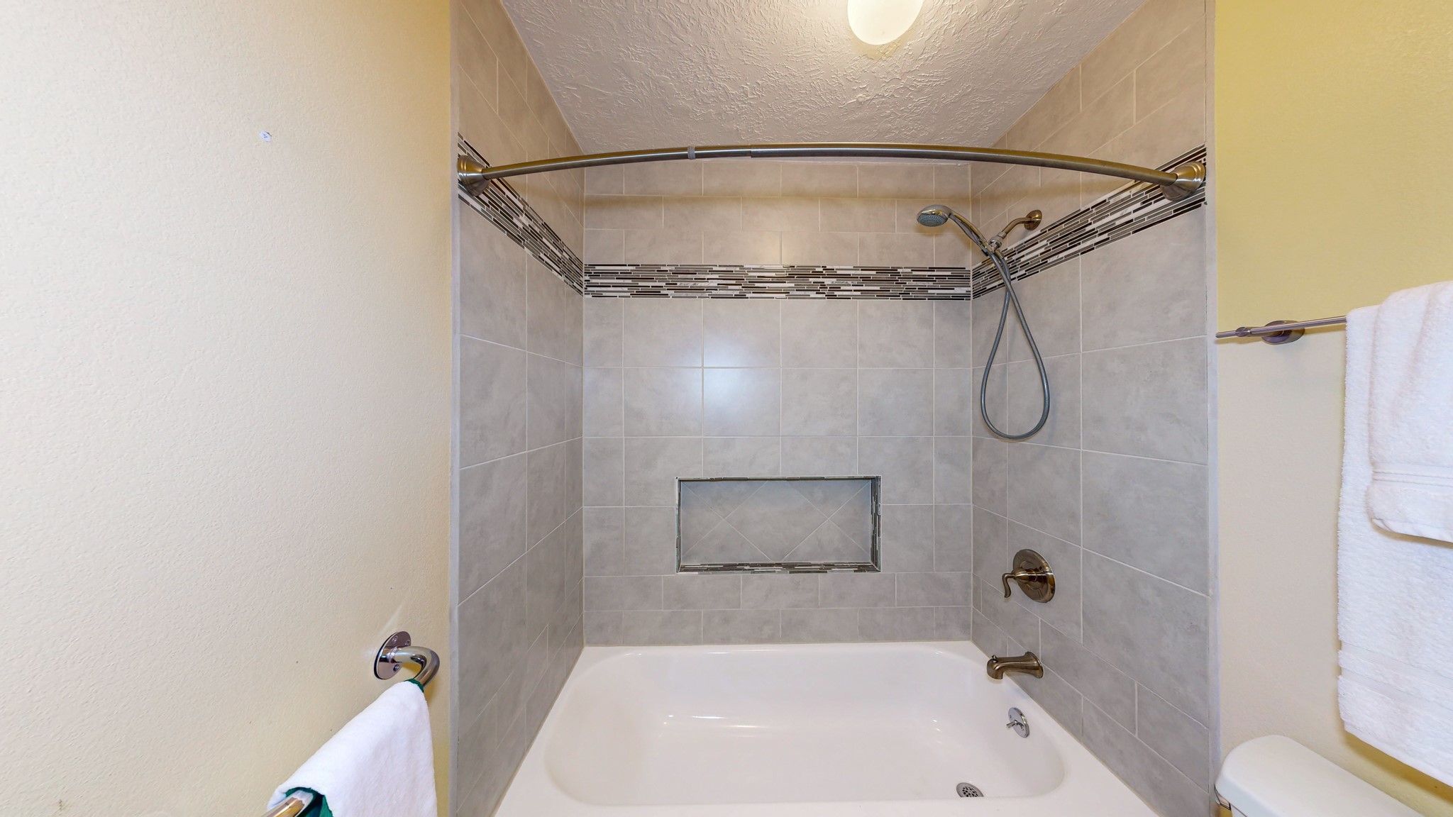 13918 Grosvenor Street Property Photo 20