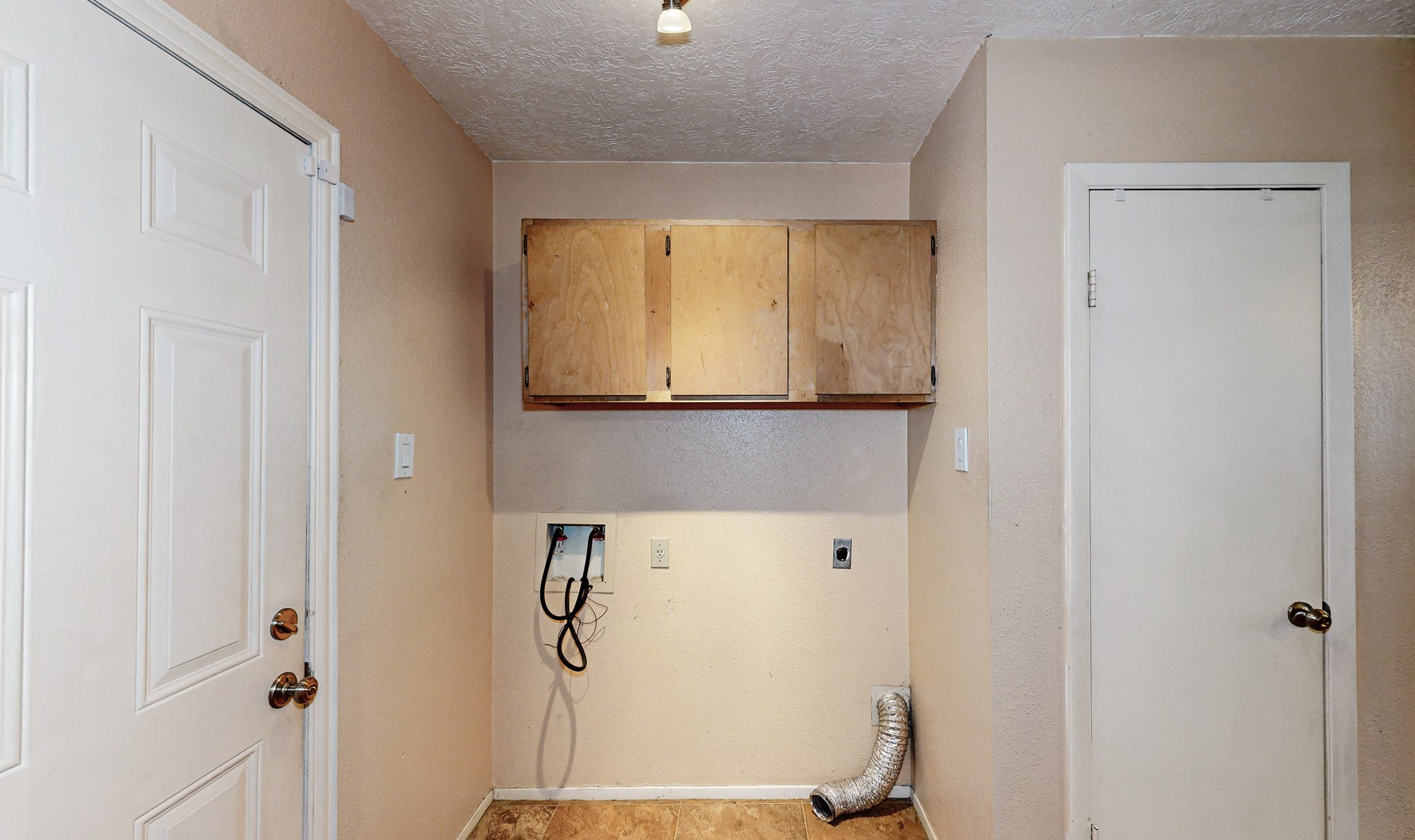 13918 Grosvenor Street Property Photo 24