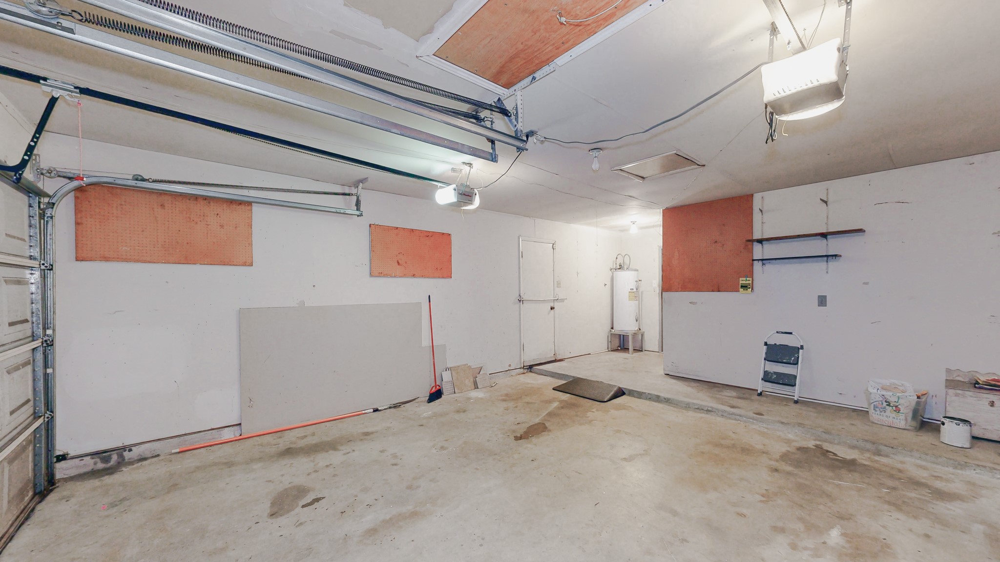 13918 Grosvenor Street Property Photo 29