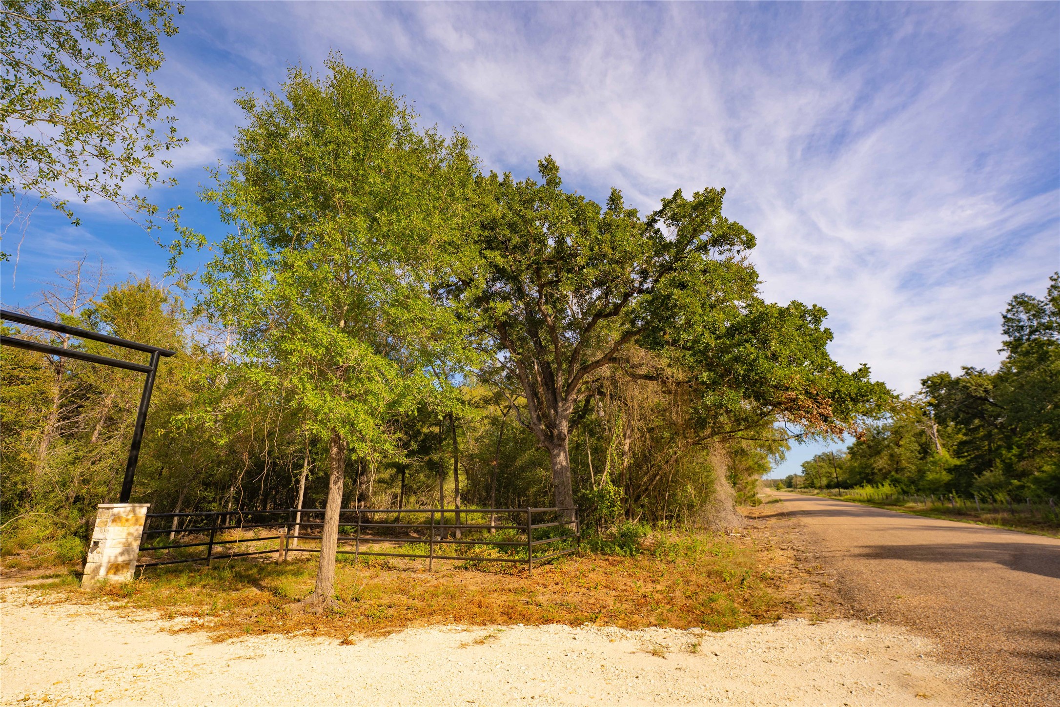 12504 Red Hill Rd Property Photo 2