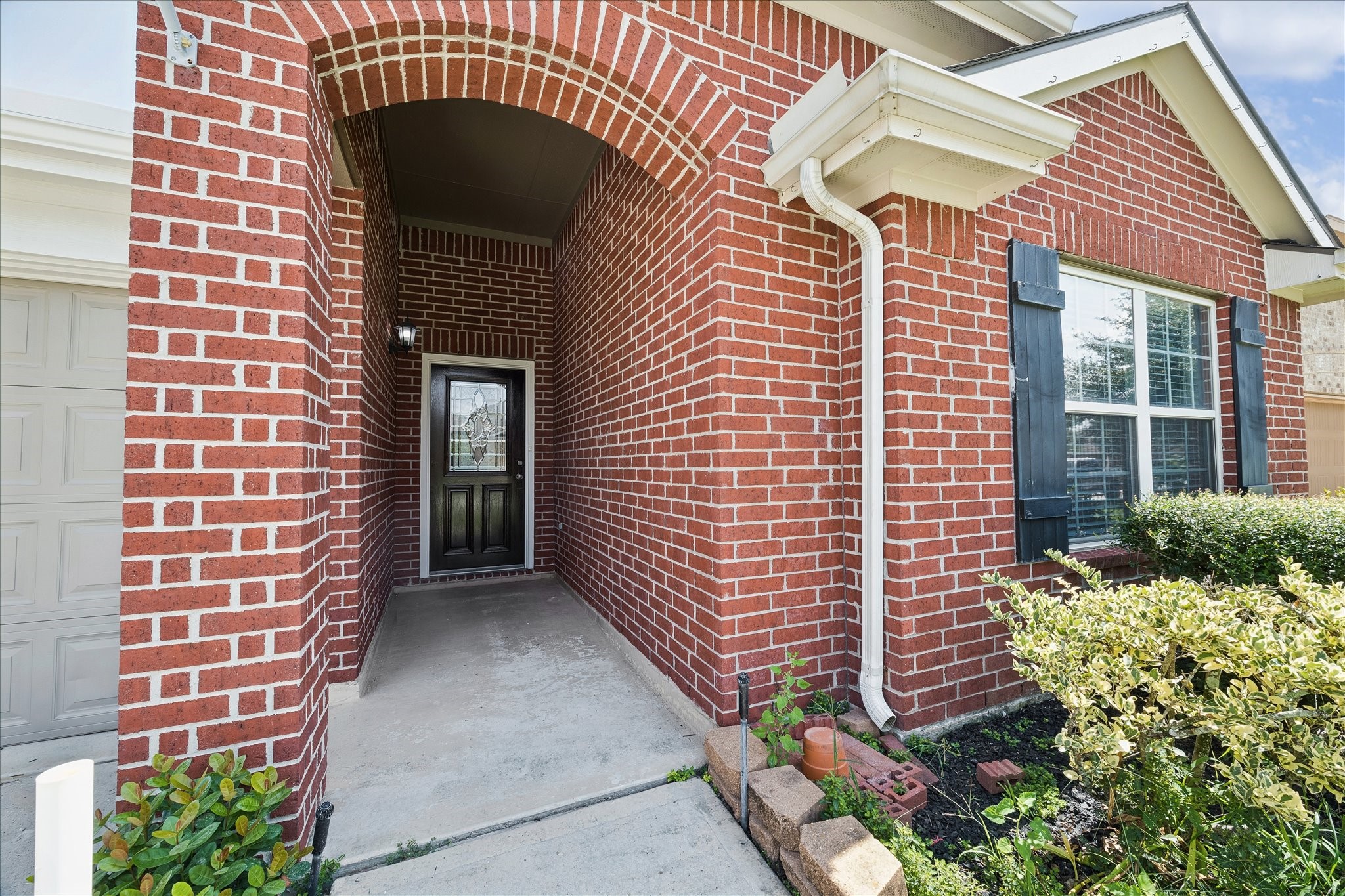 21818 Mount Hunt Drive Property Photo 3