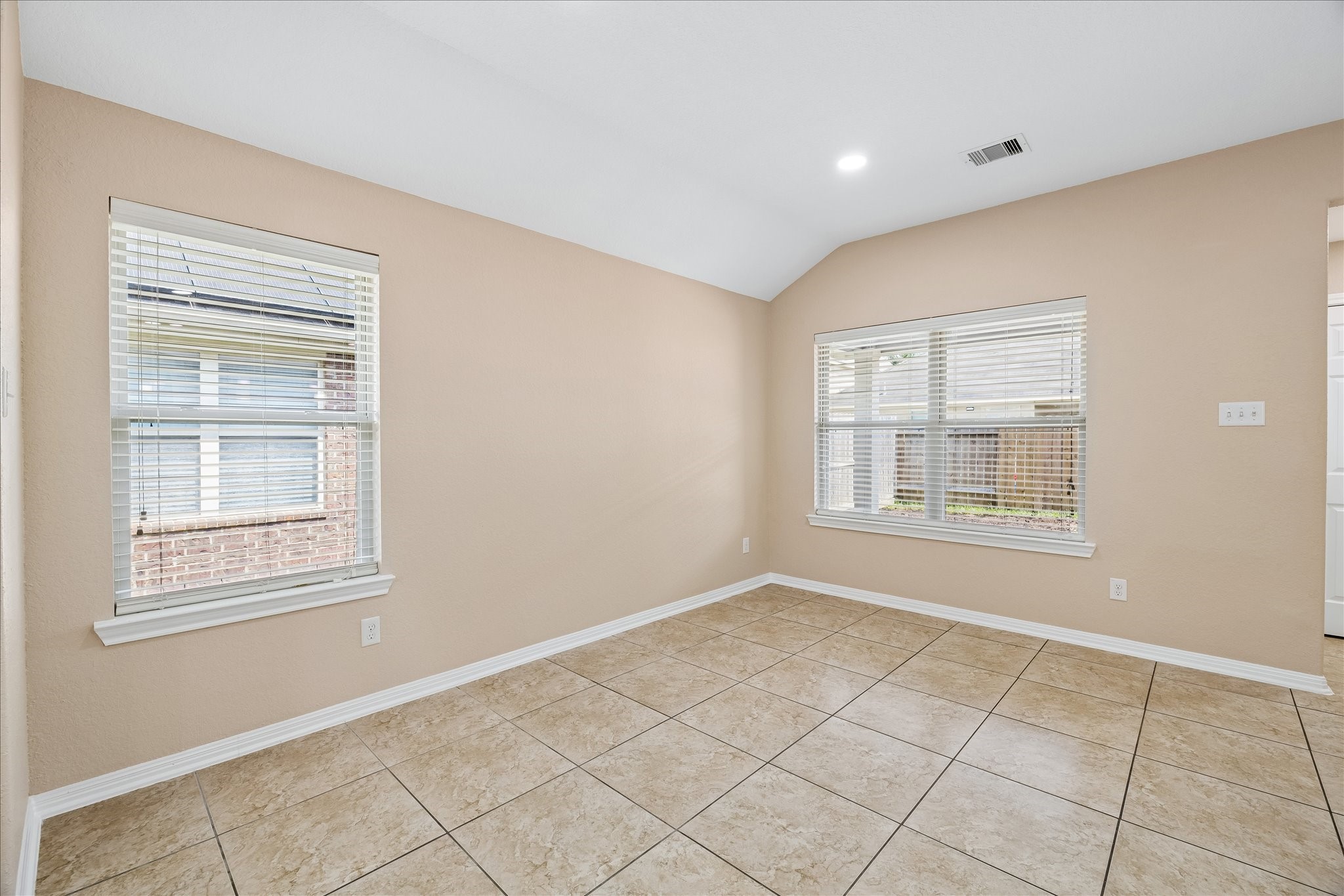 21818 Mount Hunt Drive Property Photo 9