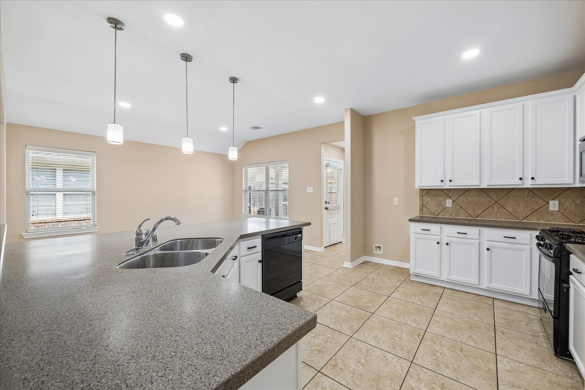 21818 Mount Hunt Drive Property Photo 13