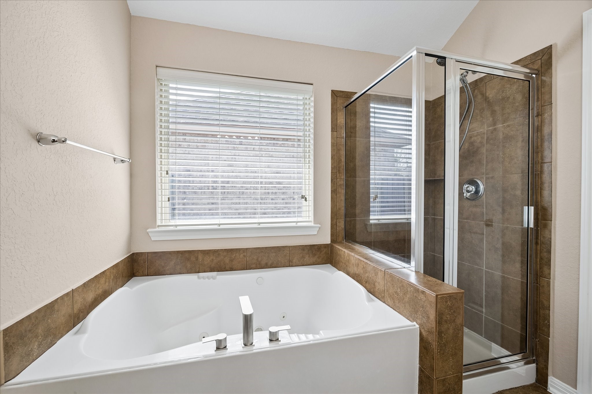 21818 Mount Hunt Drive Property Photo 17