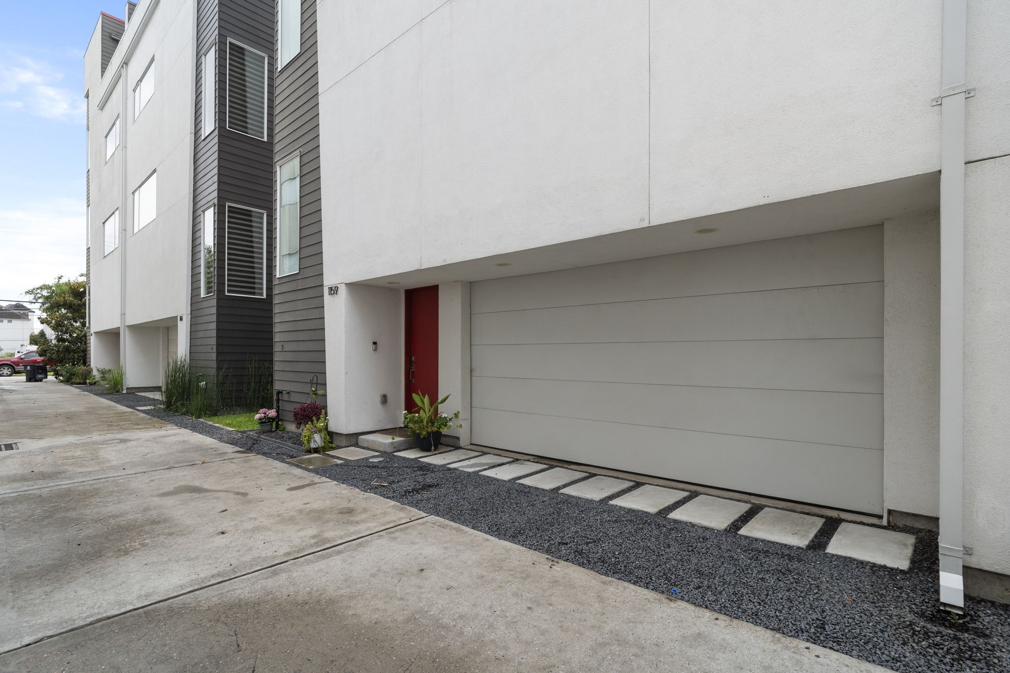 1159 W 18th Street Property Photo 3