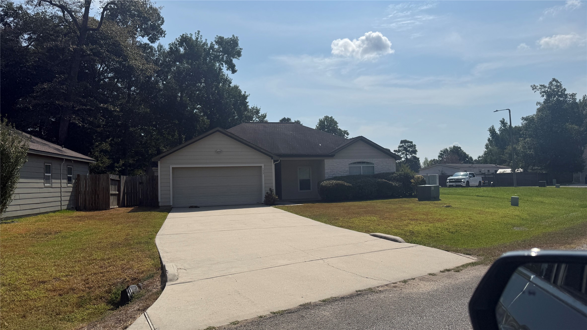135 Kellyn Oaks Drive Property Photo 1