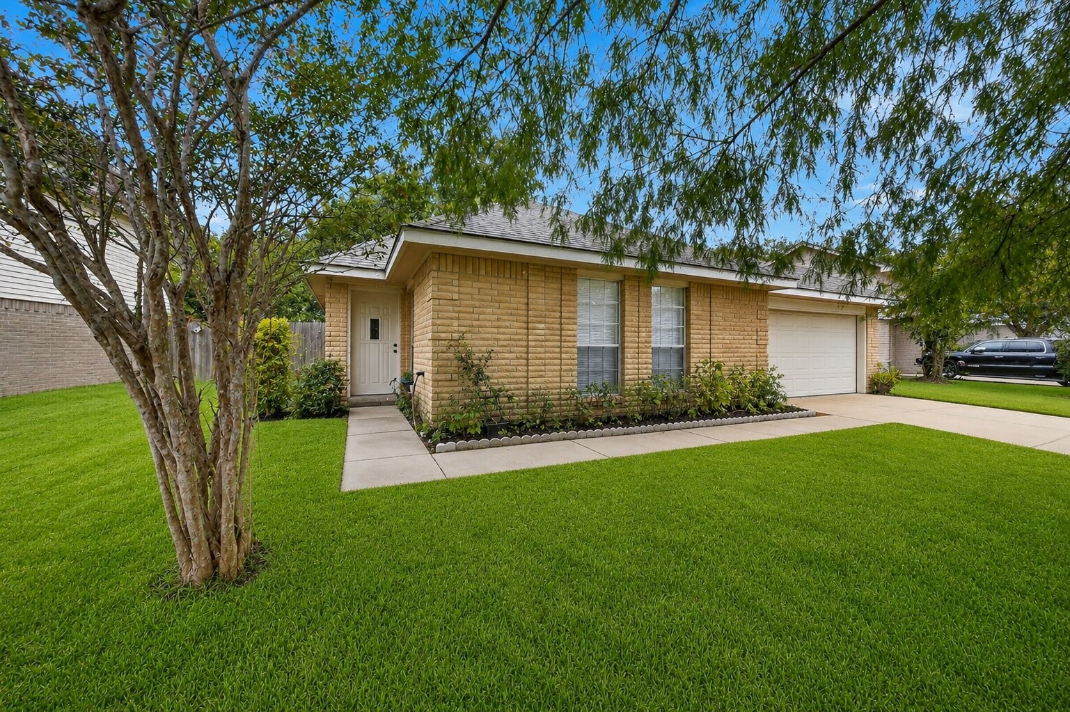 5315 Acorn Court Court Property Photo 2