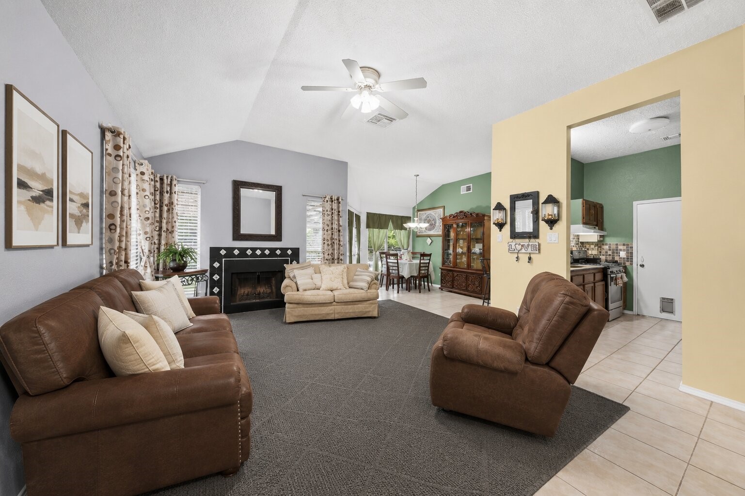 5315 Acorn Court Court Property Photo 6