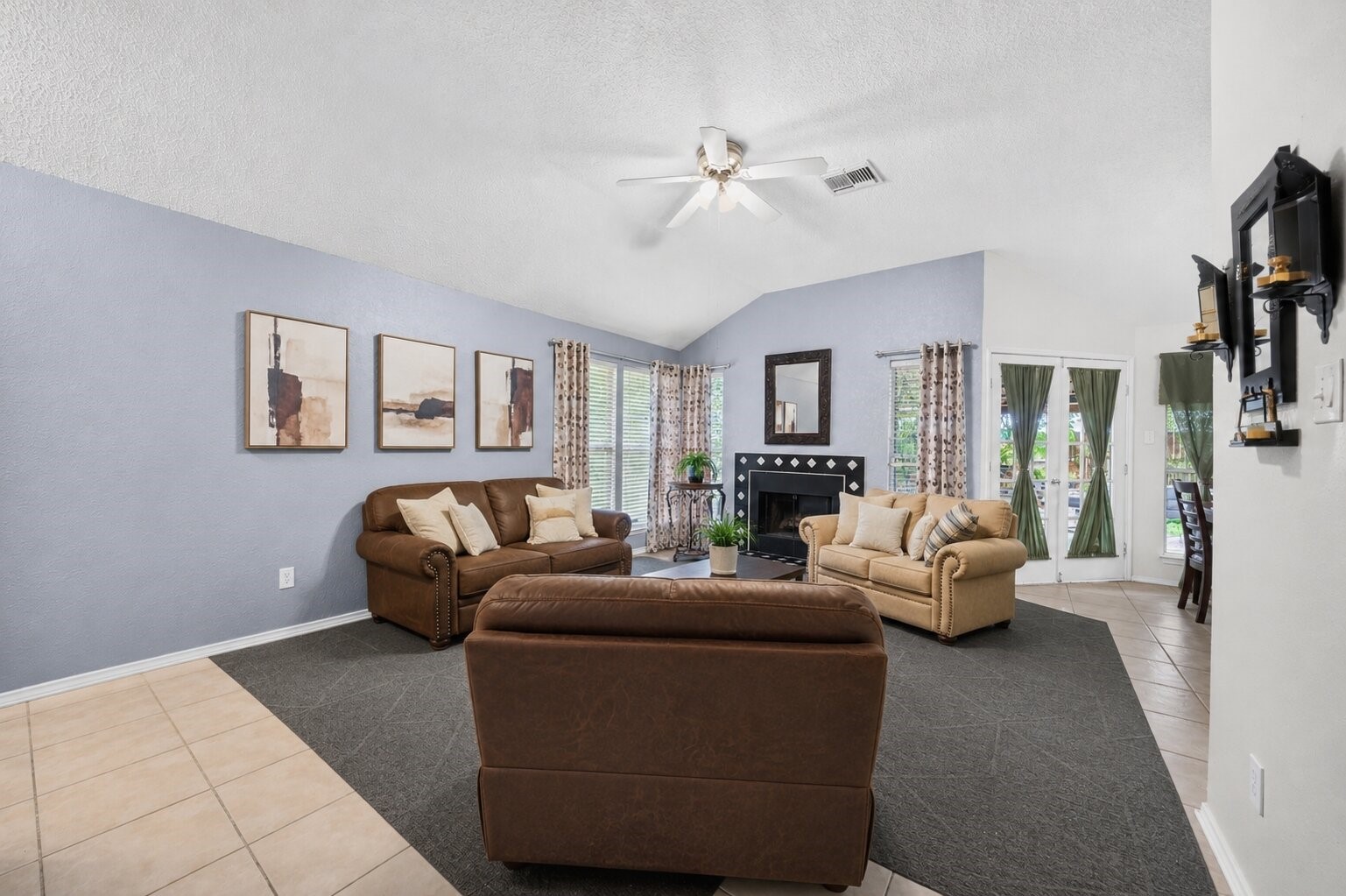 5315 Acorn Court Court Property Photo 8