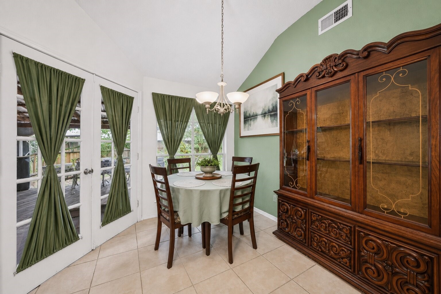 5315 Acorn Court Court Property Photo 10