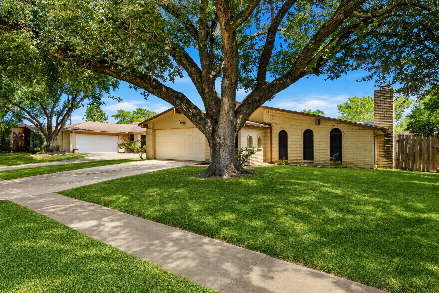 3307 Meadowview Drive Property Photo 3