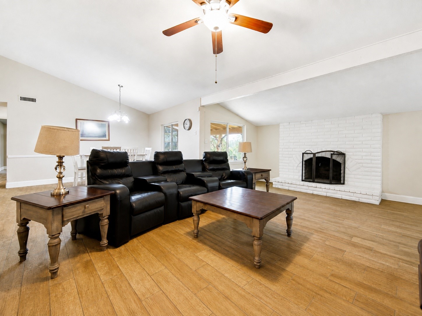 3307 Meadowview Drive Property Photo 7