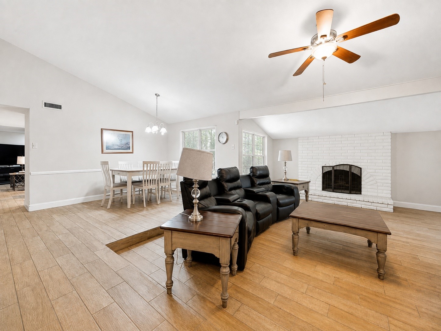 3307 Meadowview Drive Property Photo 8
