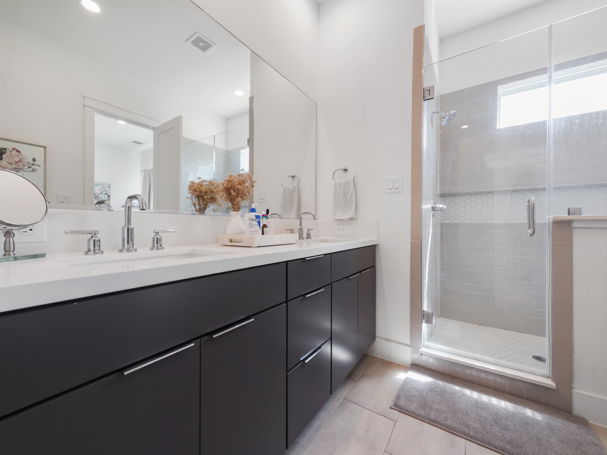 1218 W 24th Street D Property Photo 13