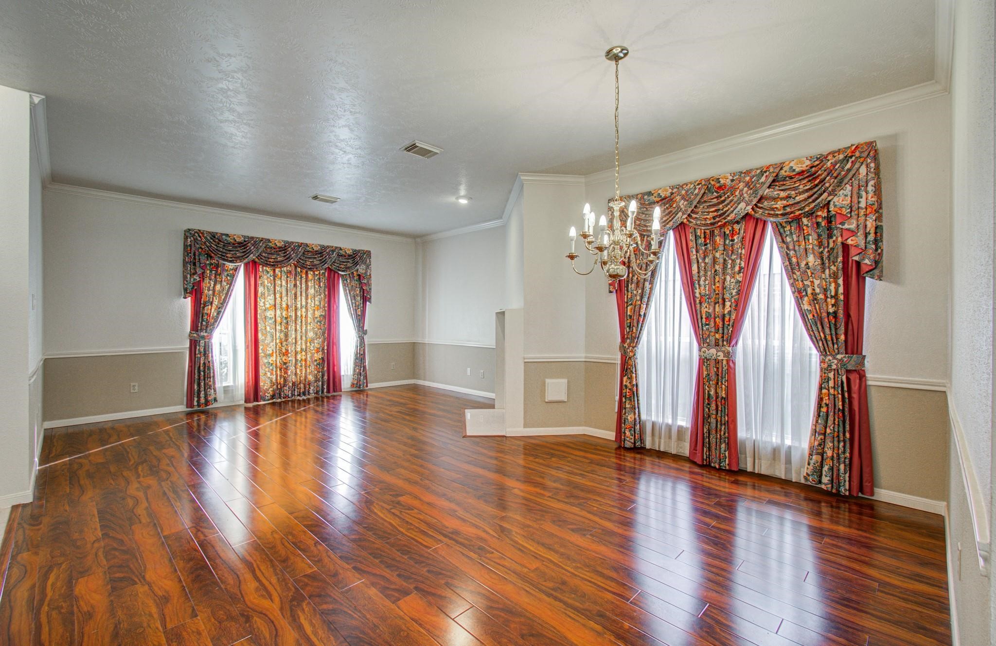 16419 Dawncrest Way Property Photo 7