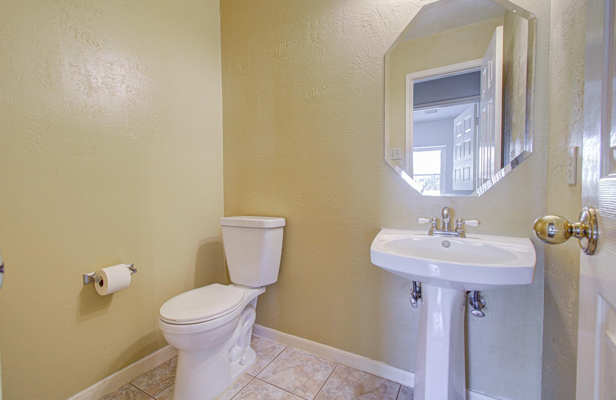 16419 Dawncrest Way Property Photo 11