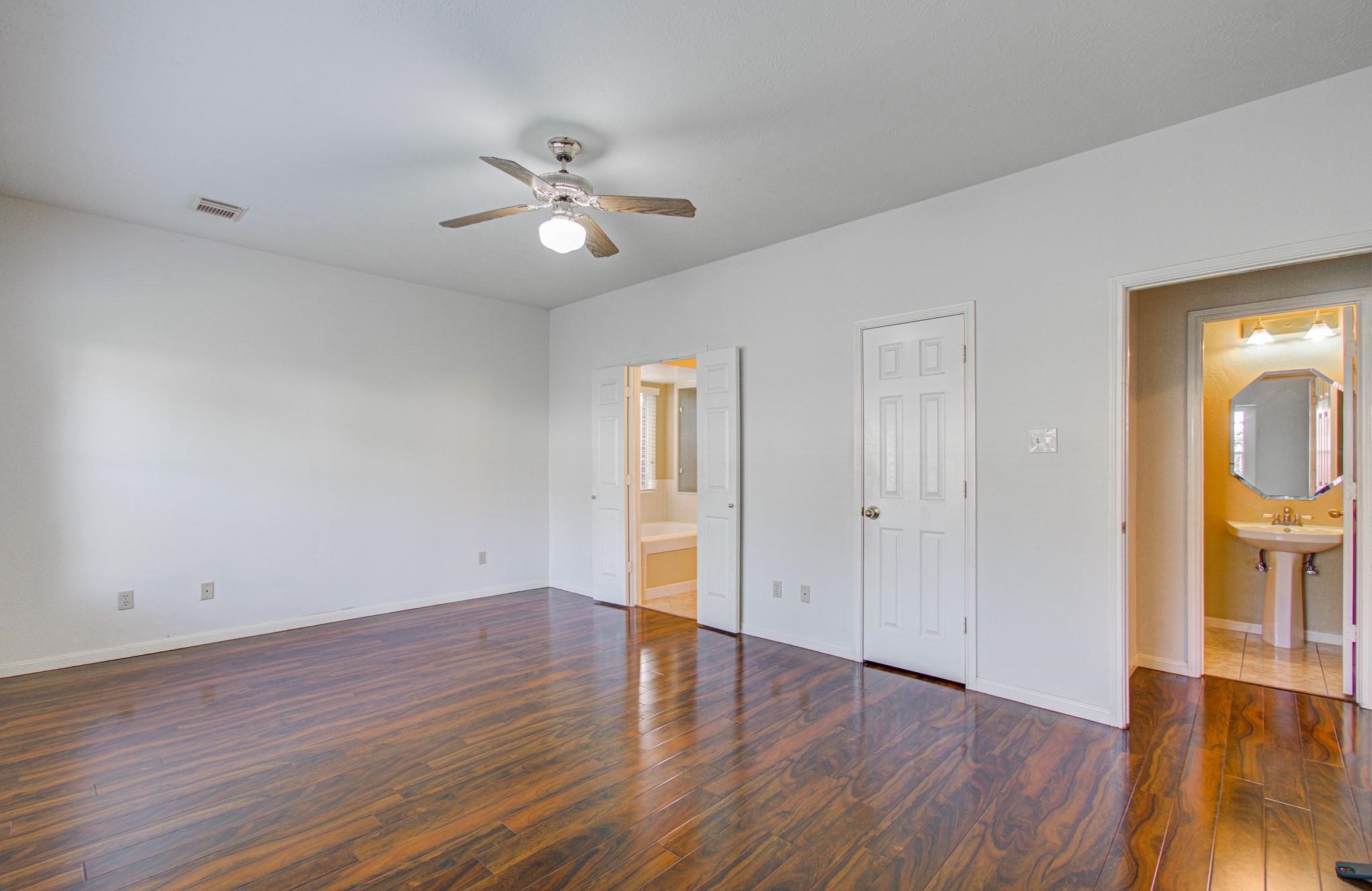 16419 Dawncrest Way Property Photo 13