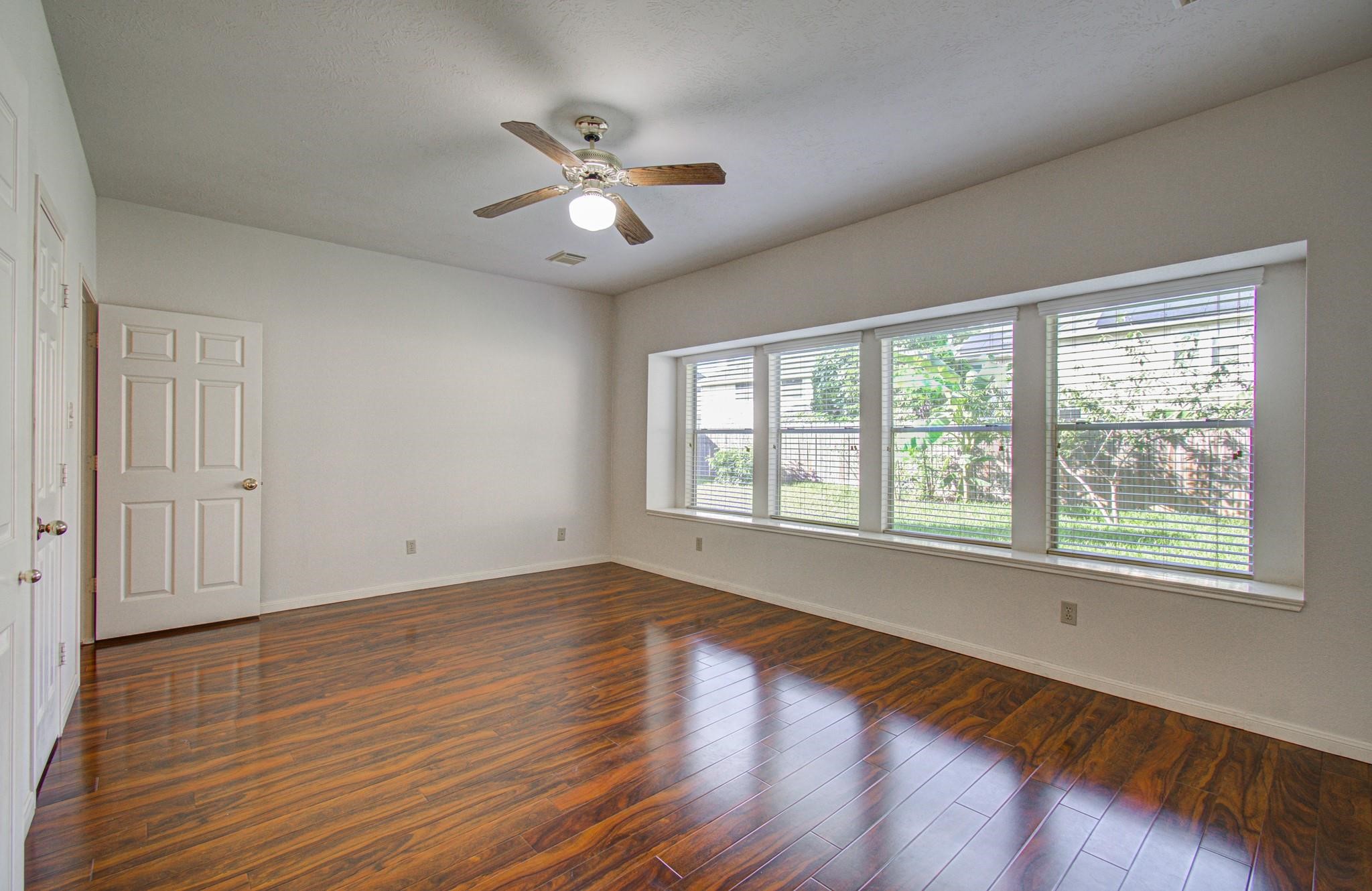 16419 Dawncrest Way Property Photo 14