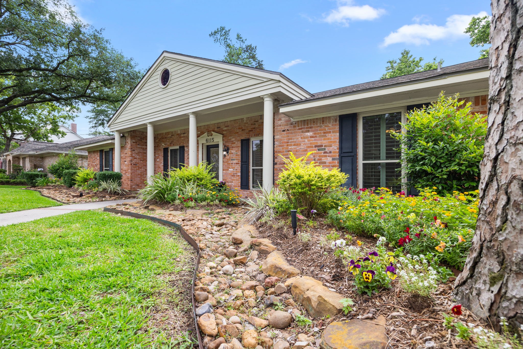 6115 Bermuda Dunes Drive Property Photo 4