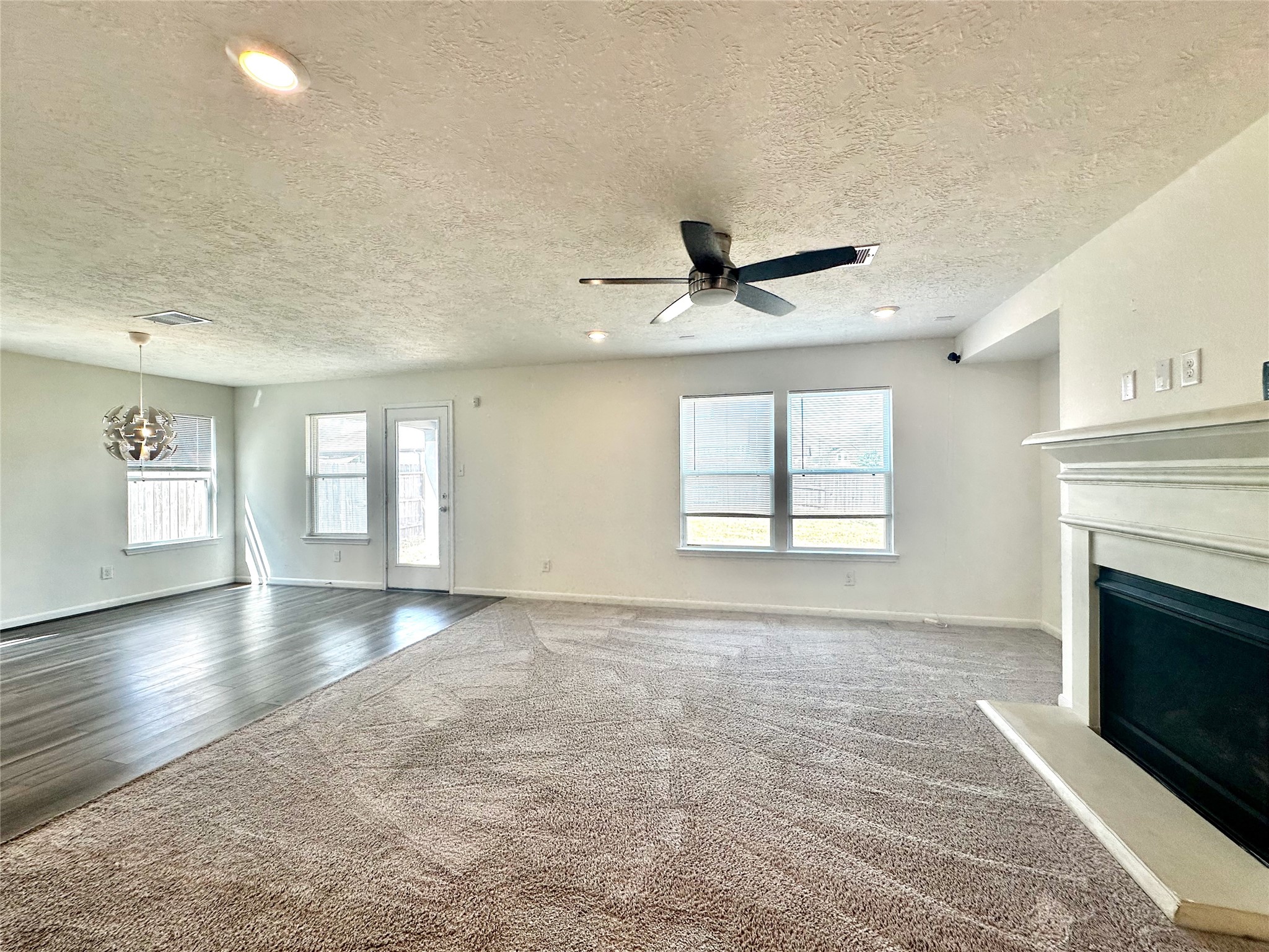 5510 Eagle Sky Boulevard Property Photo 3