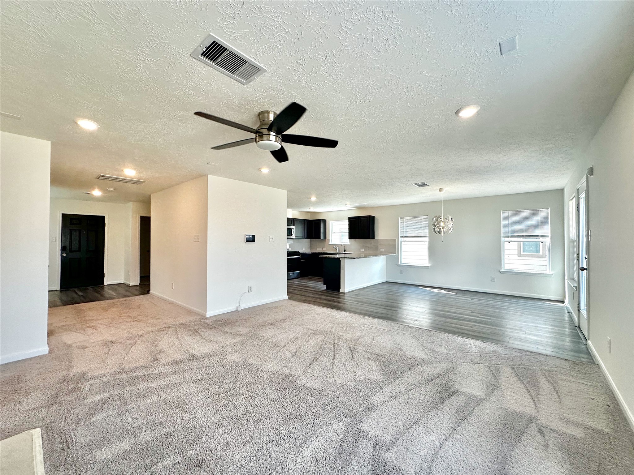 5510 Eagle Sky Boulevard Property Photo 5