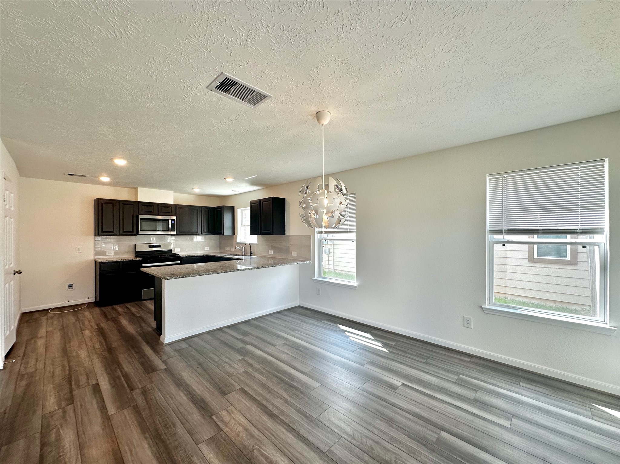 5510 Eagle Sky Boulevard Property Photo 7