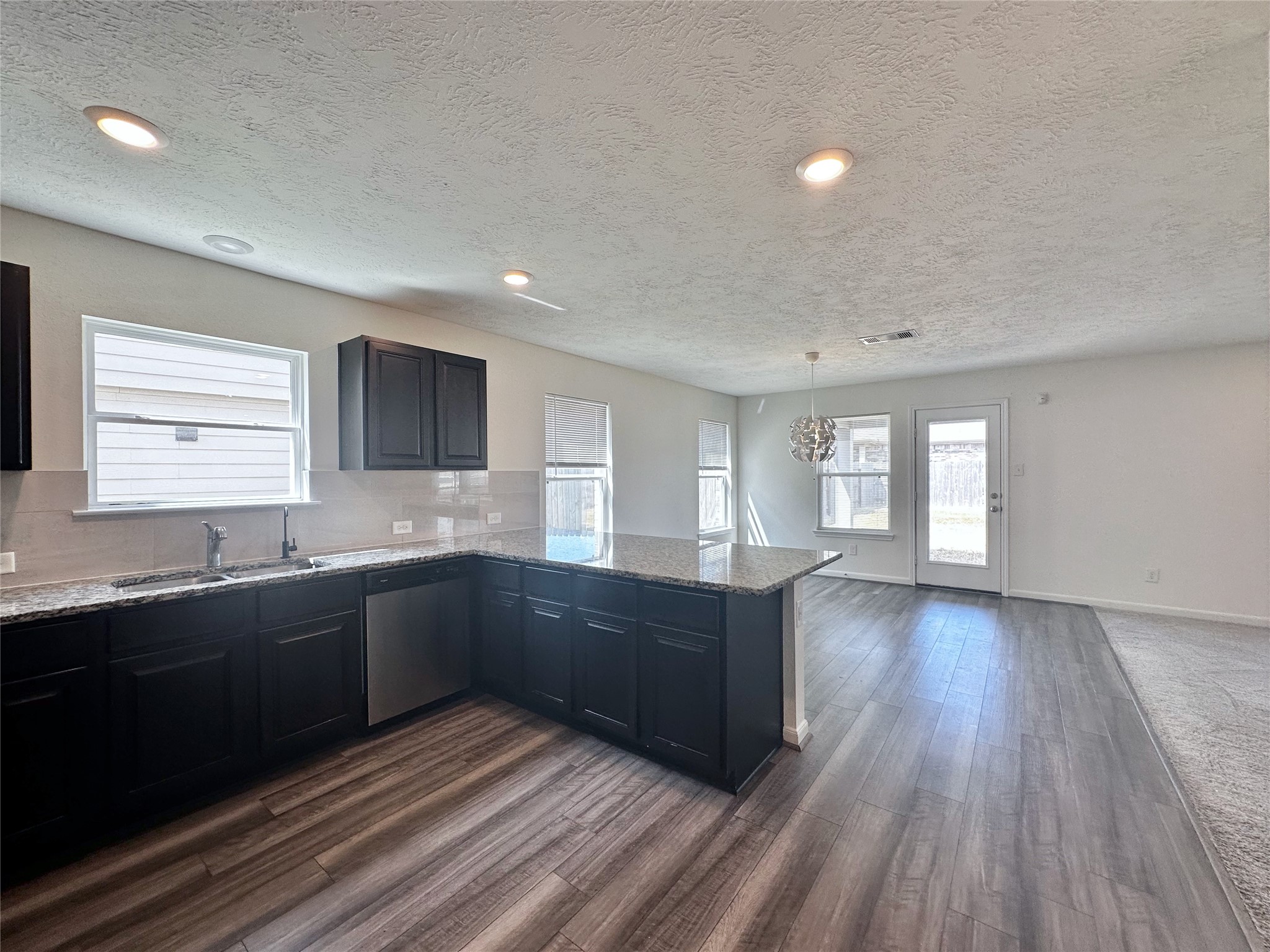 5510 Eagle Sky Boulevard Property Photo 10