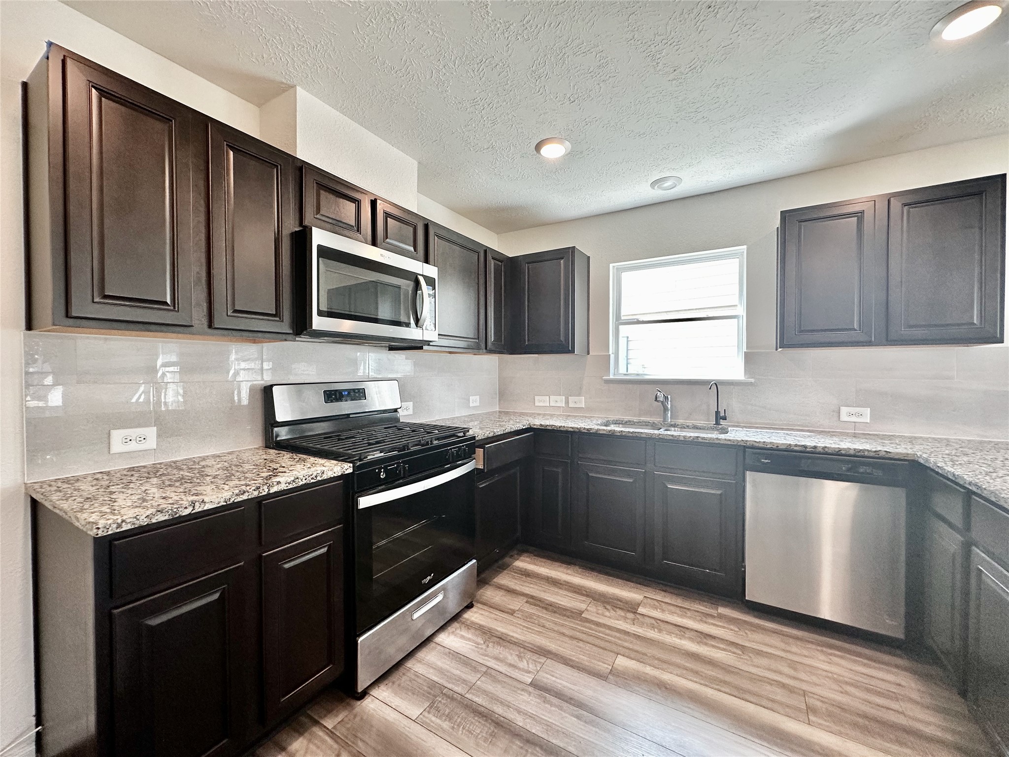 5510 Eagle Sky Boulevard Property Photo 11