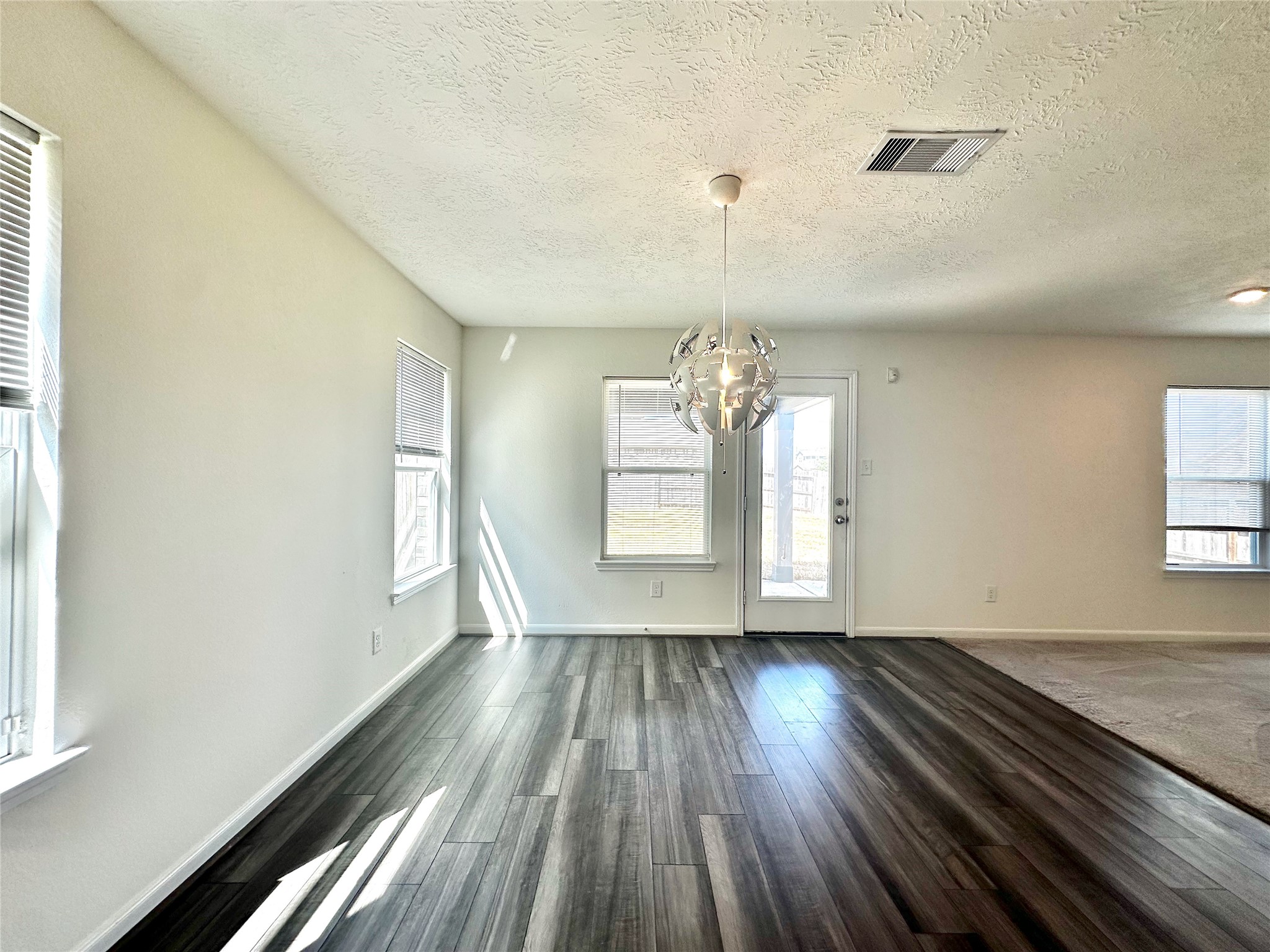 5510 Eagle Sky Boulevard Property Photo 14