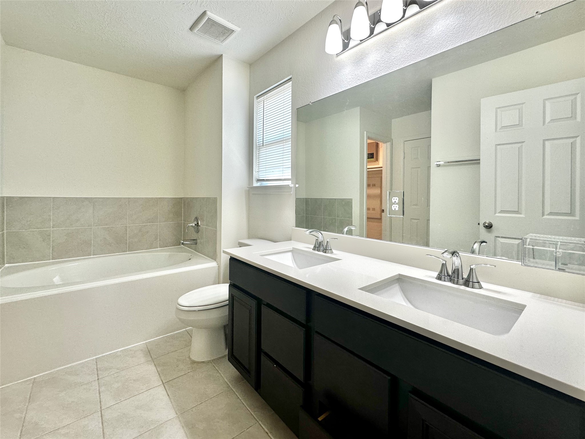 5510 Eagle Sky Boulevard Property Photo 28