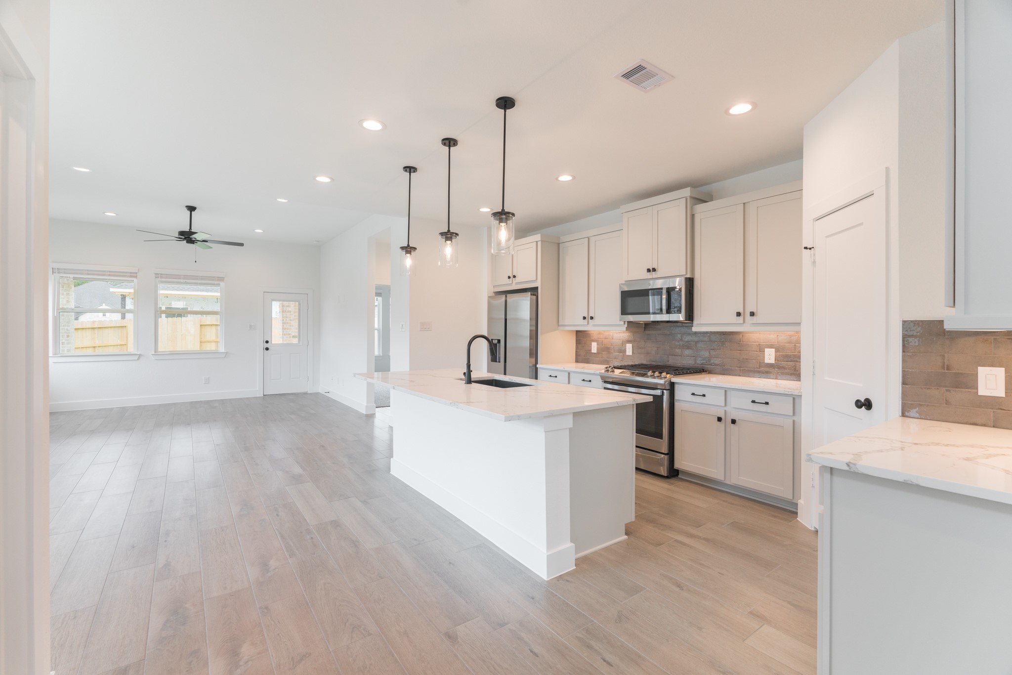 10528 Wild Rice Property Photo 4