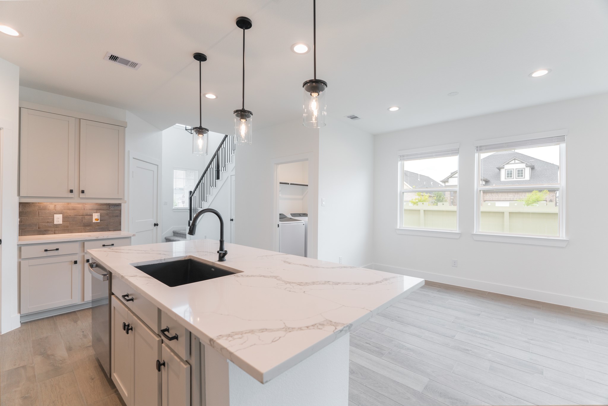 10528 Wild Rice Property Photo 7