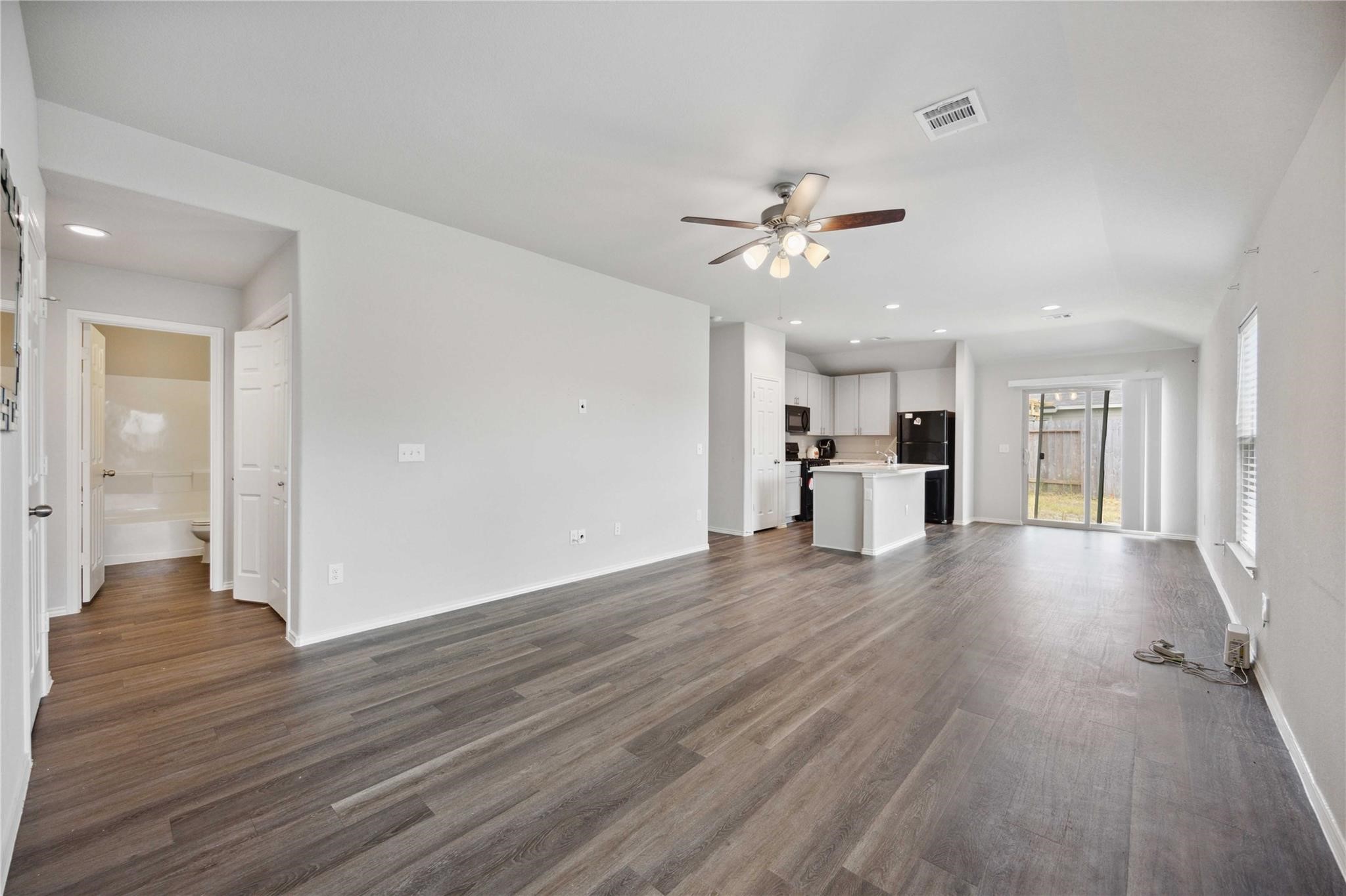 7907 Hollow Root Lane Property Photo 3